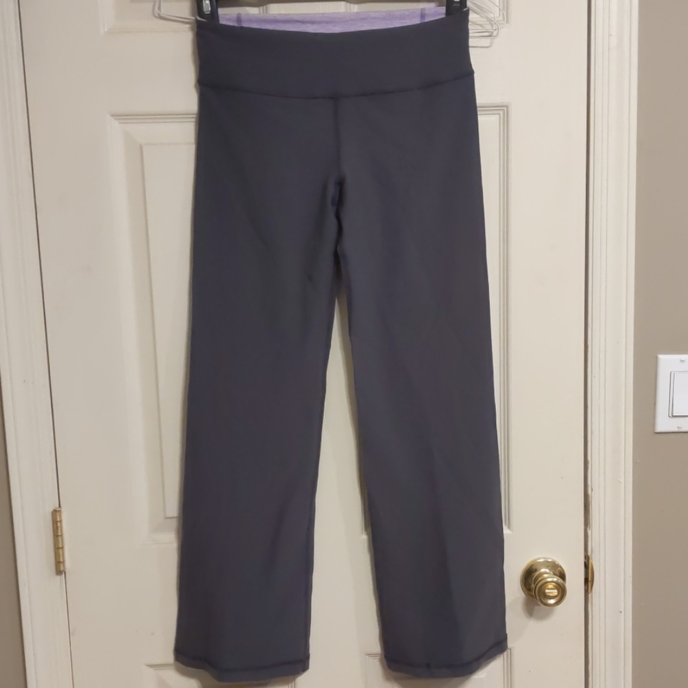Grey Lululemon yoga pants